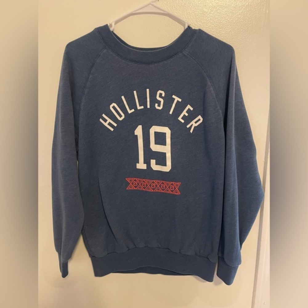 Hollister Women’s XS Sweater - Picture 1 of 3